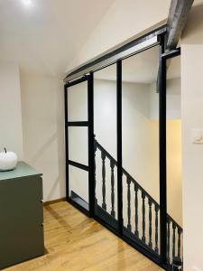 Magnifique appartement rénové Rez-de chaussée Parking Wifi