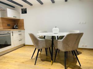 Magnifique appartement rénové Rez-de chaussée Parking Wifi