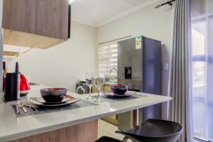 Buckingham Palace 2 Bed 2 Bath