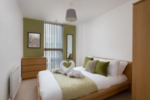 35 Pearl House - Perfect MK Base - Quiet, Secure & Central!