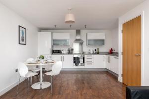 35 Pearl House - Perfect MK Base - Quiet, Secure & Central!