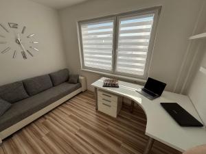 Nice Place, Podbreziny