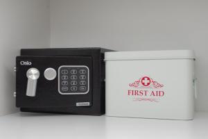 Luxury Suite 100m from Shore and Tram