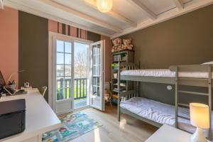 Maisons de vacances Magnifique maison basque avec piscine 8 pers- Biarritz : photos des chambres