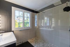 Maisons de vacances Magnifique maison basque avec piscine 8 pers- Biarritz : photos des chambres