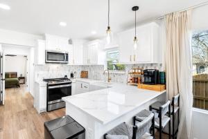 Clover house 3bdrs Downtown Alamo Riverwalk Pearl Frost Center