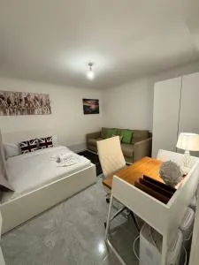Cozy 2-Bedroom Retreat in Kilburn London SF8 - London