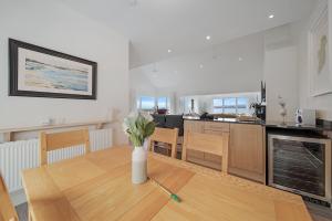 Waterstone, Narin Portnoo