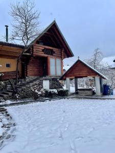 Садиба BETWEEN MOUNTAINS