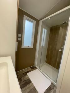 Mobilhome bord du lac