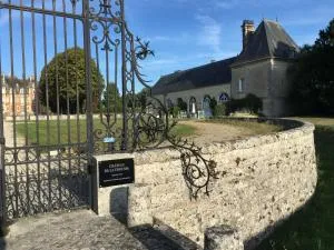 The Orangery apartment, Chateau de la Trousse - Germigny-lʼEvêque
