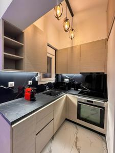Carpos Luxury Collection - Suite with Jacuzzi and Ancient Theatre View