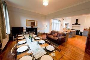 The Old Vicarage with hot-tub & sauna