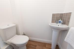 Park View - Stunning 2 bedroom house, both en-suite, 2 parking