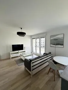 Appartement calme et lumineux avec 2 chambres et un parking - 圣旺