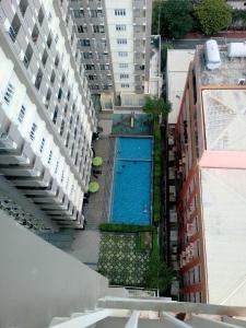1BR-corner unit at Laureano di Trevi Makati