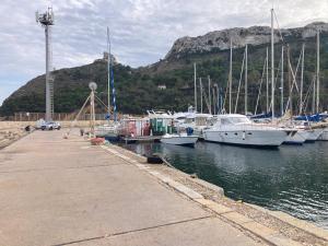 House boat V al Poetto 2 pax piu 1