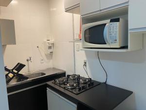 Comodidades na Av que é um shopping a céu aberto