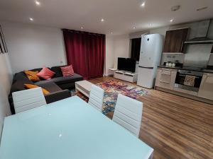 London Apartment with Wembley view