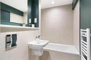 Modern apartment with roof terrace