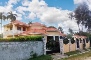 Elegant Villa in Nagua with Private Pool and Jacuzzi