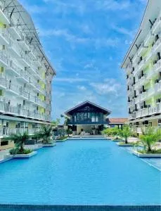 Travelers Chamber- Amani Grand Resort Mactan, 3-5 minutes to Mactan Airport - Catarman