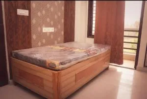 Happy Home 10 Mins Away From Sangam - Sohāgī