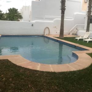 Somptueuse villa avec piscine privée au seins de la résidence ISLY GOLF