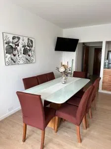 Enfrente al mar Limpieza Sábanas y toallas Estacionamiento Gimnasio Recepción 24 hs - 皮里亚波利斯