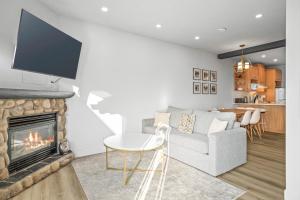 B233 Mountain View 2BD 2BT AC BonFire BBQ Townhome Close to Banff