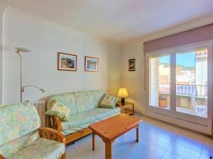 Apartment in Roses near Sand Beach