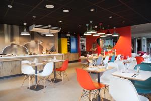 Hotels TIP HOTEL CAMBRAI ex HOTEL F1 : photos des chambres