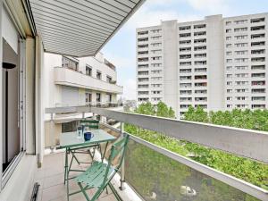 Elegant apt private balcony 2BD 6P - Levallois