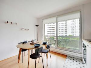 Elegant apt private balcony 2BD 6P - Levallois