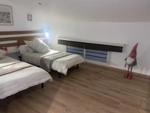 Maisons de vacances Can FRANCES - Parking-Garage-2 jardins-Terrasse-BRASERO-MER-Wifi : photos des chambres