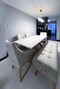 Departamento frente al tranvía