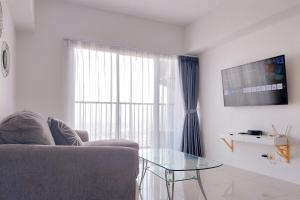 Comfortable and Homey 1BR Tamansari Bintaro Mansion Apartment By Travelio