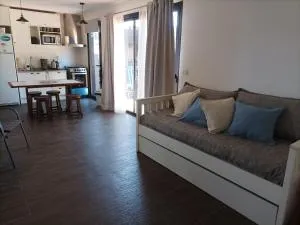 Punta Colorada entre cerros y mar - Punta Colorada