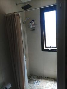 Punta Colorada entre cerros y mar