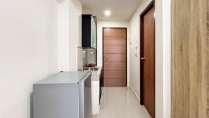 Good Deal and Homey Studio at Vida View Makassar Apartment By Travelio