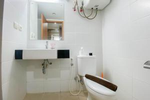 The Modern Studio Room at Beverly Dago Apartment By Travelio