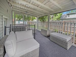 4BR Home by IU Sleeps 10 Jet Tub Close to Downtown