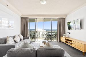 Chevron Renaissance - QStay