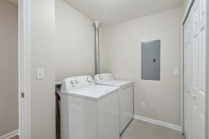 Newly Renovated 5BD 4BA Home near Downtown