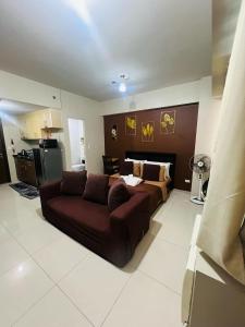 One Palm Tree Villas Condominium - Studio 10A with Balcony - Across Terminal 3 Airport