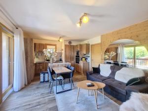 Appartements Appartement standing a Combloux avec balcon et parking - FR-1-560-156 : photos des chambres