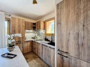 Appartements Appartement standing a Combloux avec balcon et parking - FR-1-560-156 : photos des chambres