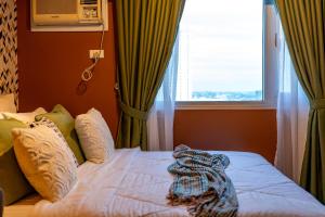 Premium Apartments in Avida Towers l City Centre l Downtown l Close to Restaurants and Local Shops l by Bleuspace