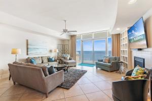 Turquoise Place 2205 C