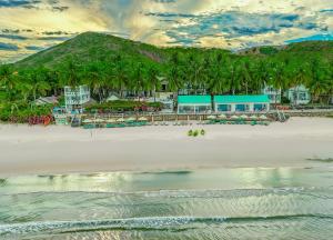 Paradise Resort Doc Let -Inclusive